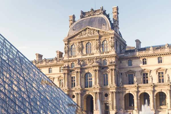 羅浮宮博物館即使不是世界上最有名的博物館，也是最有名的其中一間。