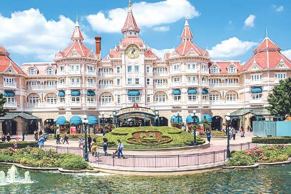 巴黎迪士尼樂園的辛酸史 The Disneyland That Is Struggling to Stay Alive